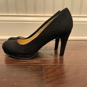 Black Chinese Laundry suede pumps size 6